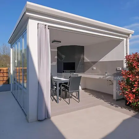 Lovely In With Private Swimming Pool, Be Inside Or Outside Tatil Evi Rebici